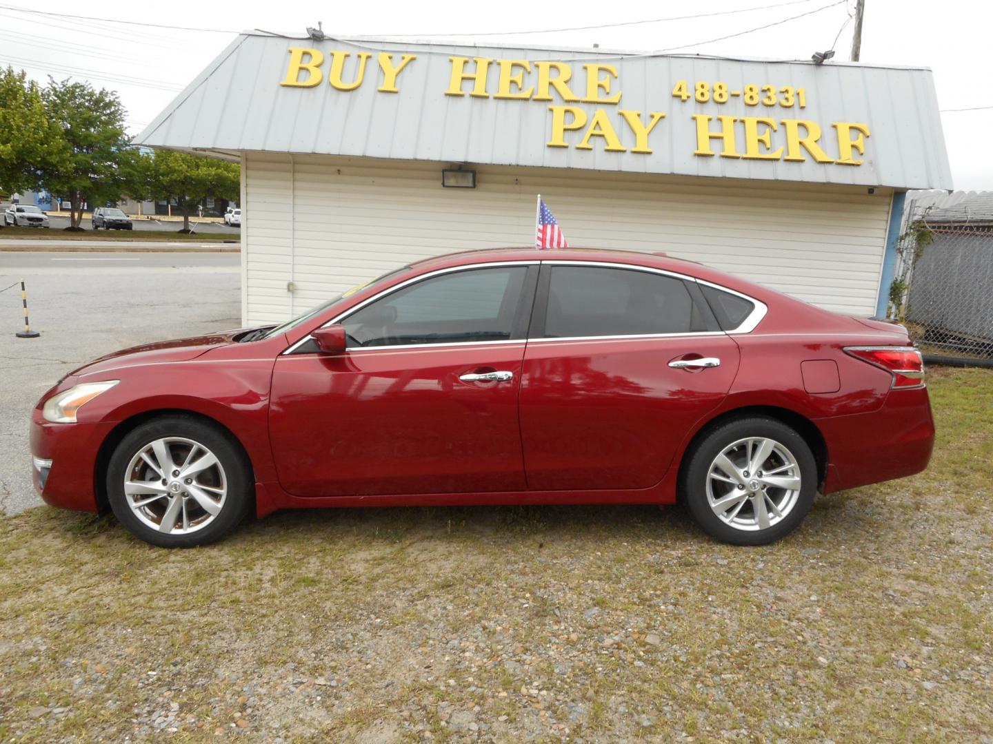 2015 Red Nissan Altima 2.5 S (1N4AL3AP0FC) with an 2.5L L4 DOHC 16V engine, Continuously Variable Transmission transmission, located at 2553 Airline Blvd, Portsmouth, VA, 23701, (757) 488-8331, 36.813889, -76.357597 - Photo#0